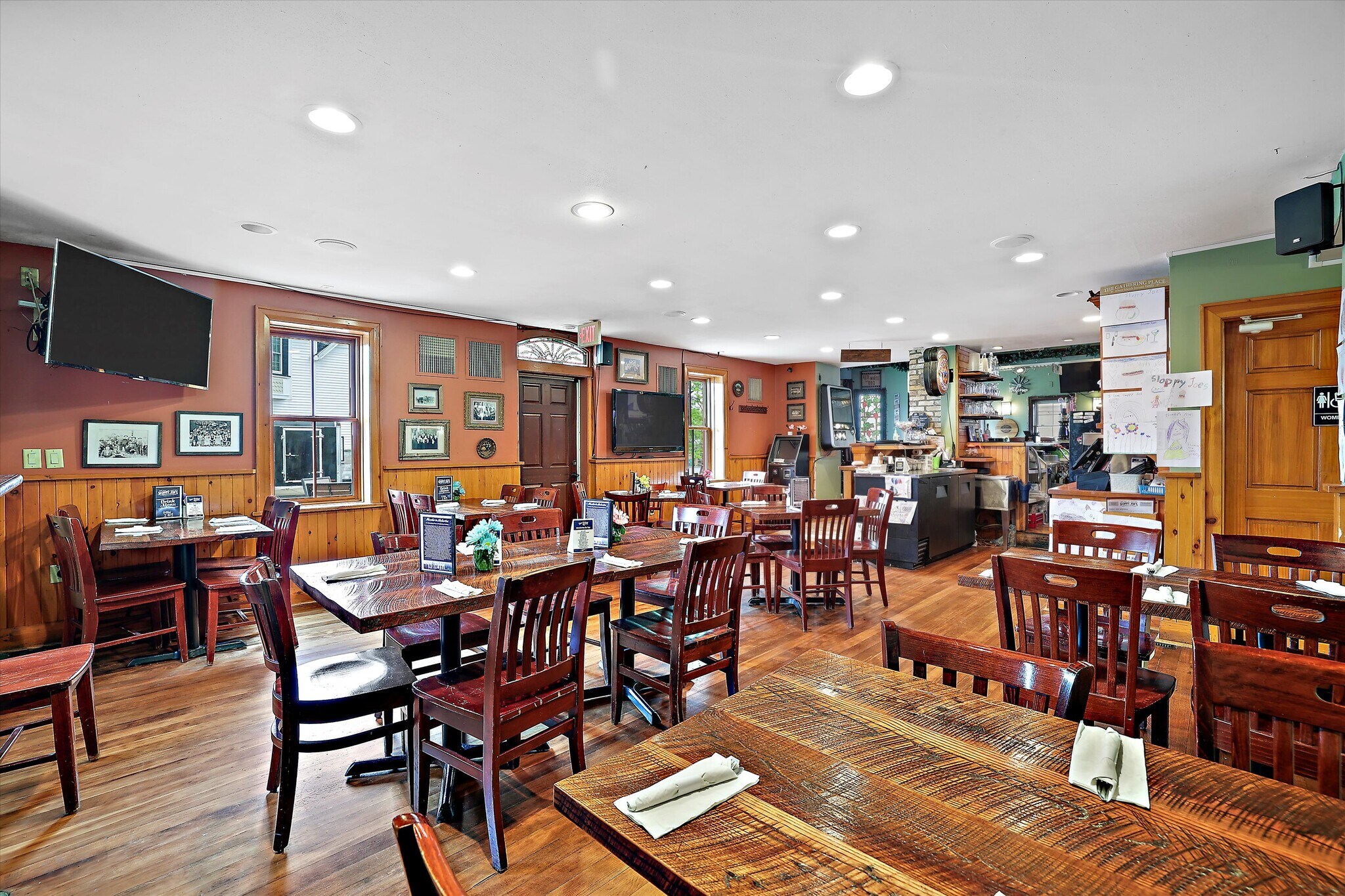 3723 Hubertus Rd, Hubertus, WI 53033 Retail for Sale