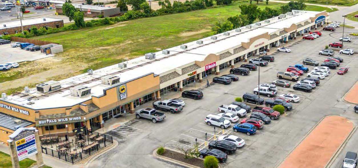 2905 N Broadway, Pittsburg, KS for lease Building Photo- Image 1 of 6