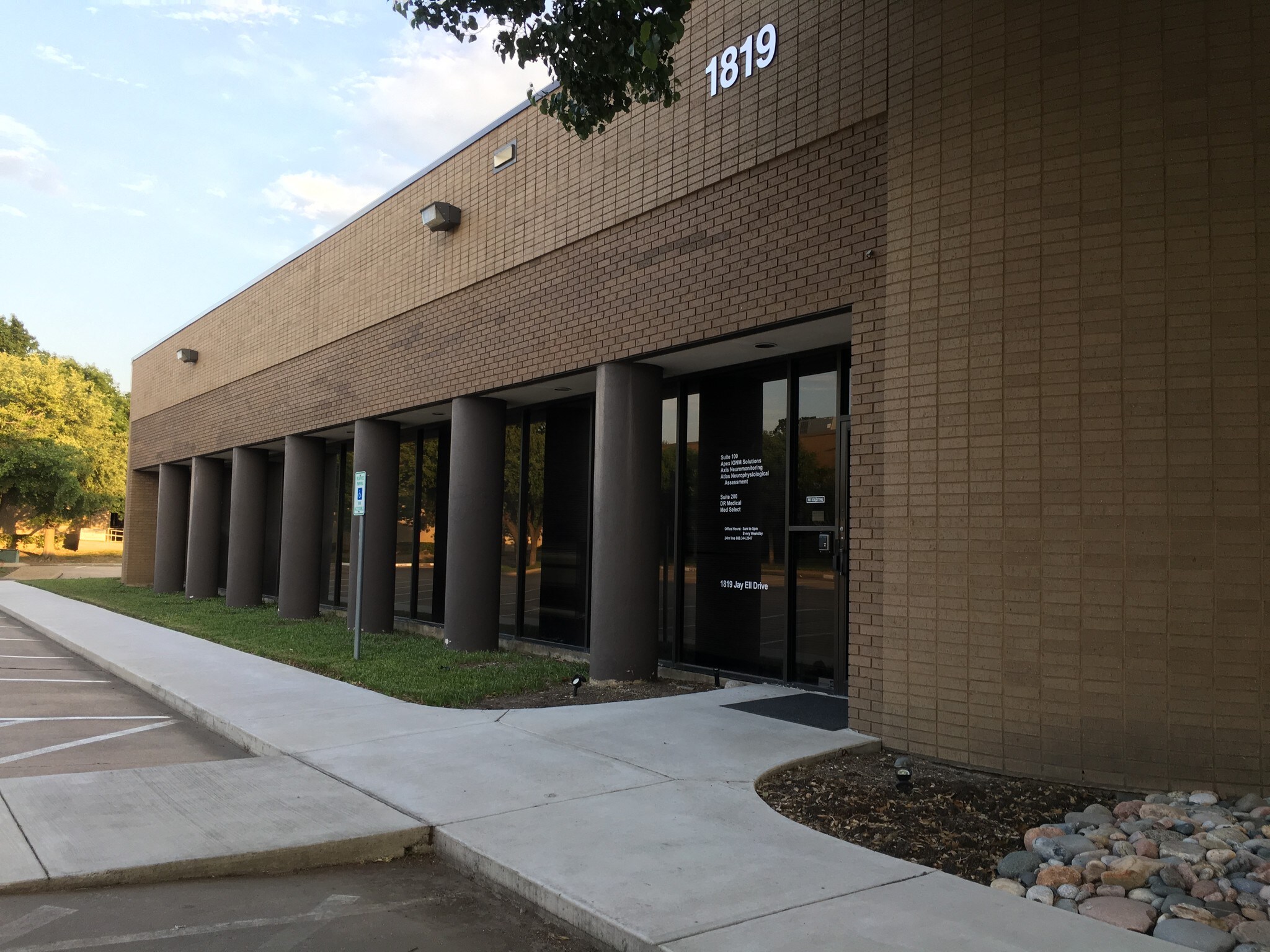 1819 Jay Ell Dr, Richardson, TX for sale Building Photo- Image 1 of 1