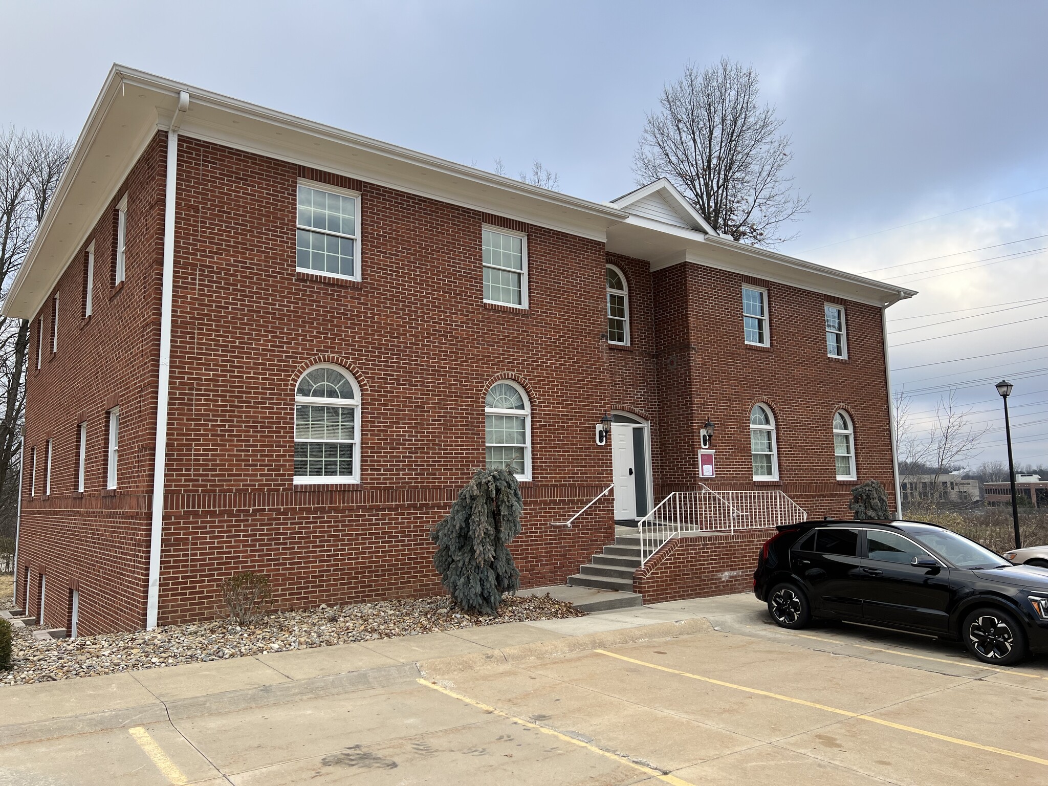 308 N Cleveland Massillon Rd, Akron, OH for lease Building Photo- Image 1 of 13