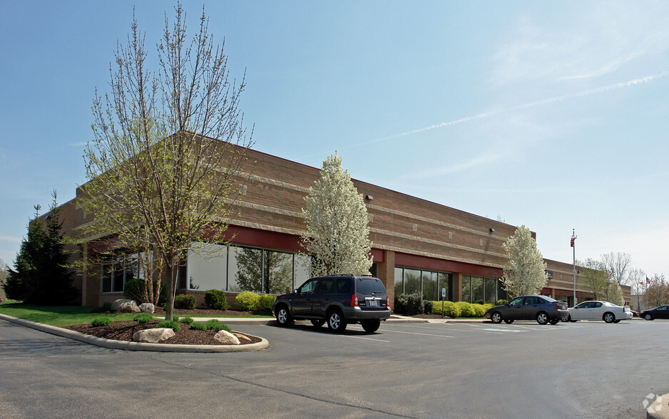 17295 Foltz Industrial Pky, Strongsville, OH for sale - Primary Photo - Image 1 of 1