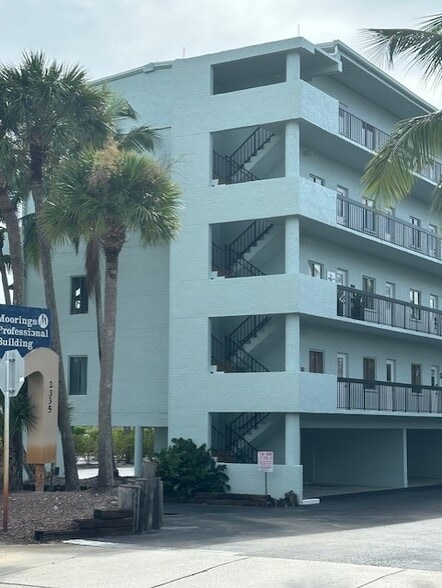 2335 Tamiami Trl N, Naples, FL for lease - Building Photo - Image 3 of 4