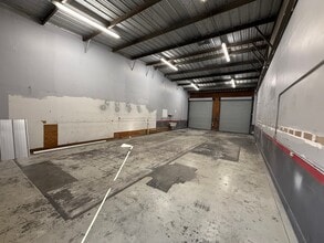 6945 Sonny Dale Dr, Melbourne, FL for lease Interior Photo- Image 2 of 4