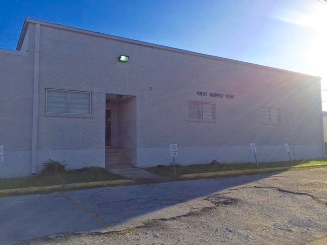 6601 Supply Row, Houston, TX for lease - Building Photo - Image 2 of 2