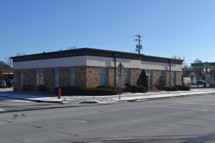 115 N 6th St, Wausau, WI for lease - Building Photo - Image 2 of 35