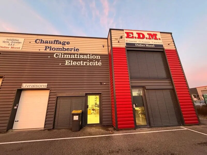 Flex in Château-Gaillard for lease Building Photo- Image 1 of 13