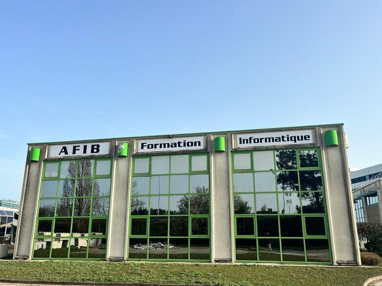 Office in Mérignac for sale - Building Photo - Image 2 of 16