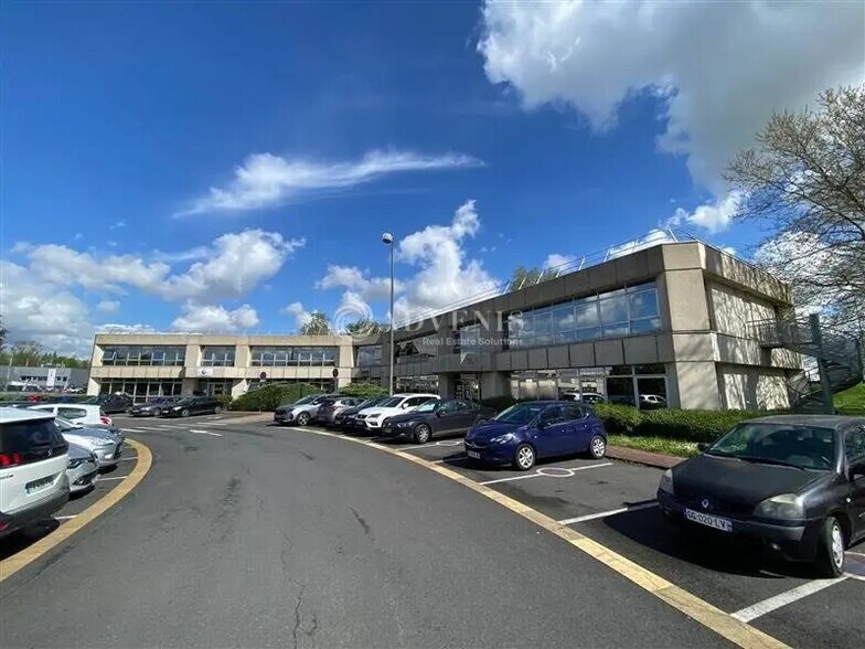 Office in Roissy-en-France for lease - Building Photo - Image 1 of 5