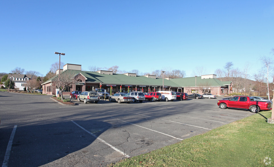 1-37 Great Hill Rd, Oxford, CT for lease - Primary Photo - Image 1 of 4