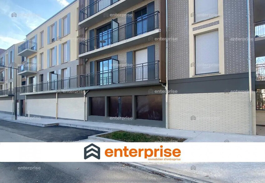 Retail in Compiègne for sale - Building Photo - Image 1 of 5