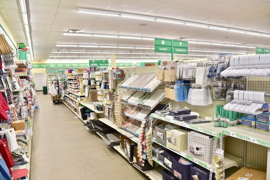 1910 Eastgate Ave, Pierre, SD for lease - Interior Photo - Image 3 of 16