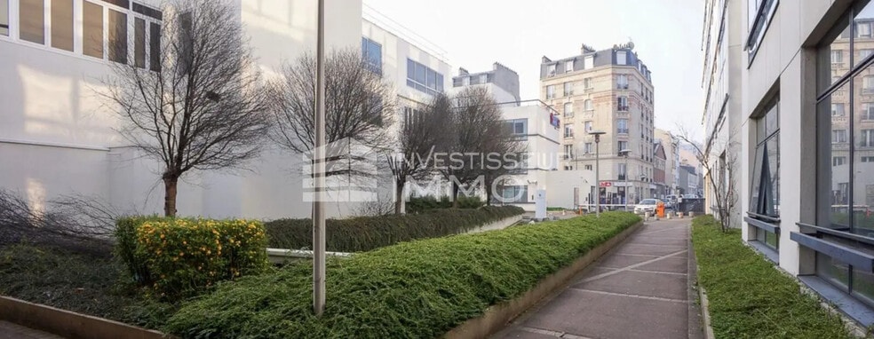Office in Saint-Ouen-sur-Seine for lease - Building Photo - Image 3 of 15