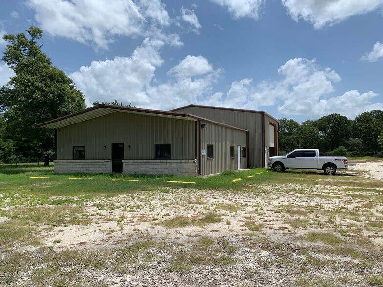 15195 Fm 645, Palestine, TX 75803