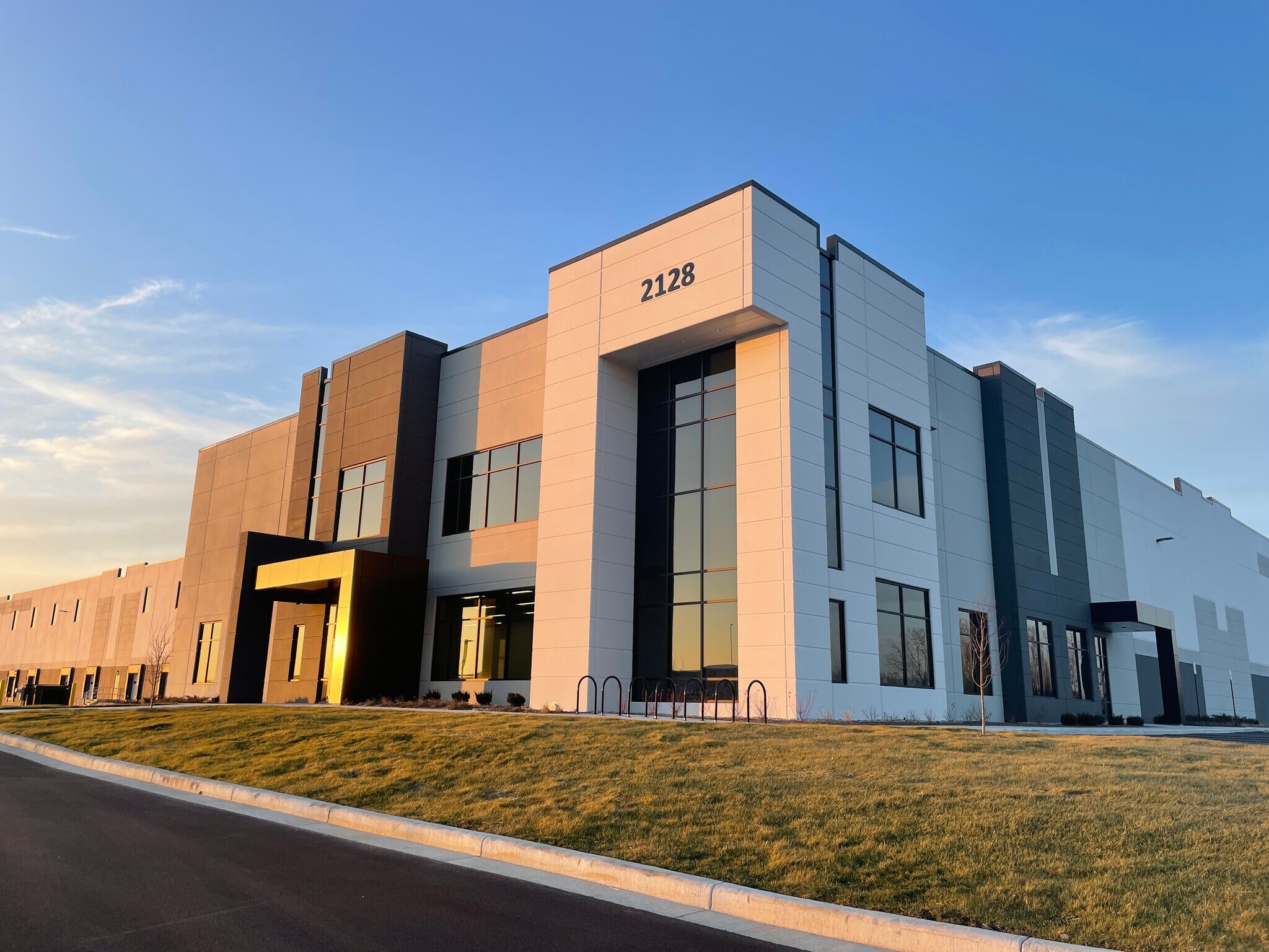 2128 Gateway Pt, Clayton, IN for sale Building Photo- Image 1 of 1