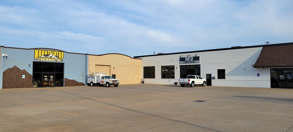 245 Railroad Ave, Dubuque, IA for sale - Building Photo - Image 1 of 1