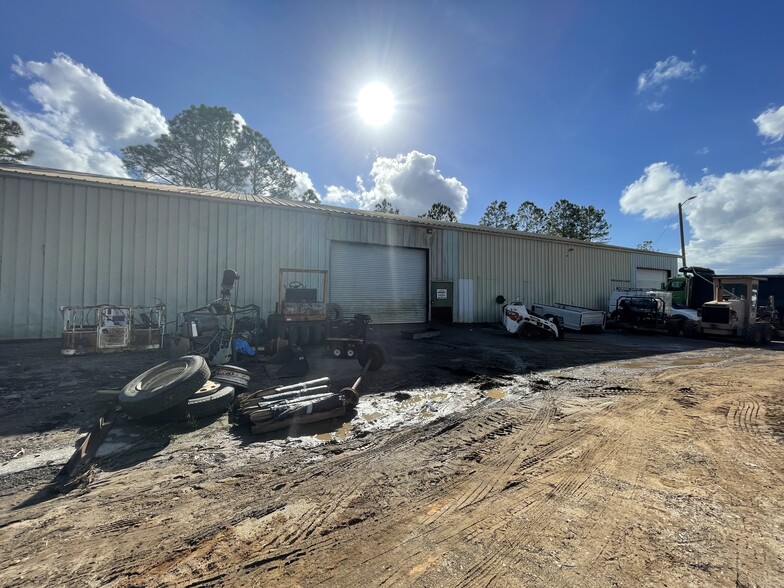 7500 Pine Forest Rd, Pensacola, FL for sale - Building Photo - Image 1 of 1