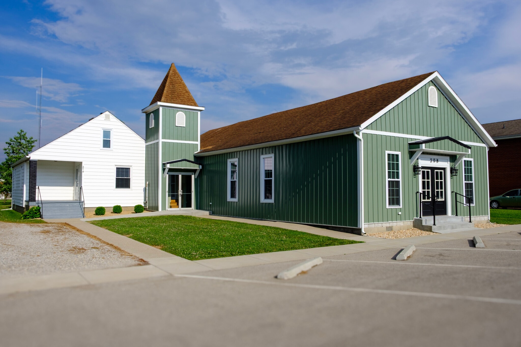 214 Main St, Versailles, IN for lease Interior Photo- Image 1 of 23