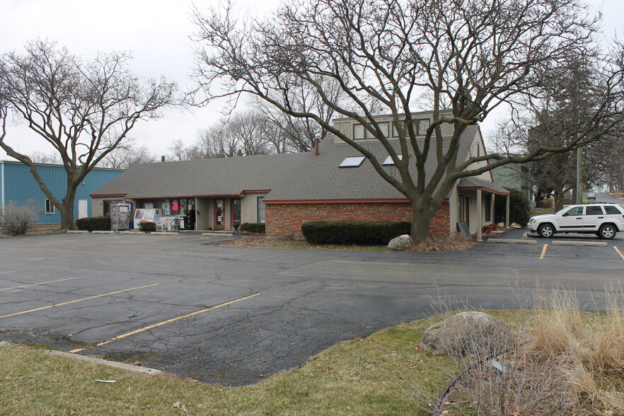 319 S Main St, Elburn, IL 60119 - Retail for Sale | LoopNet