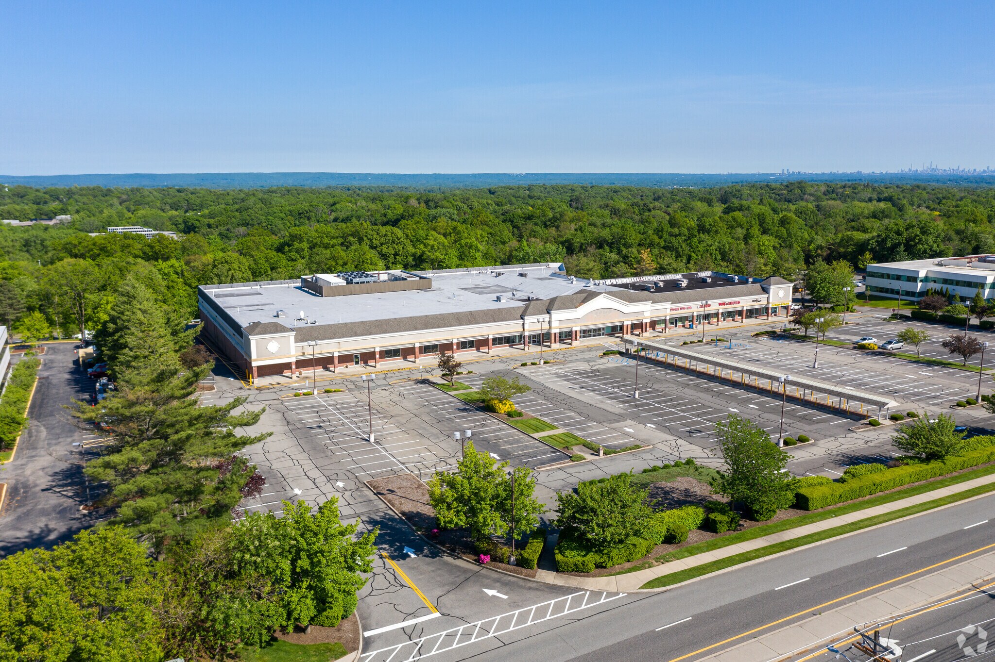 500520 Chestnut Ridge Rd, Woodcliff Lake, NJ 07677 ACME Plaza