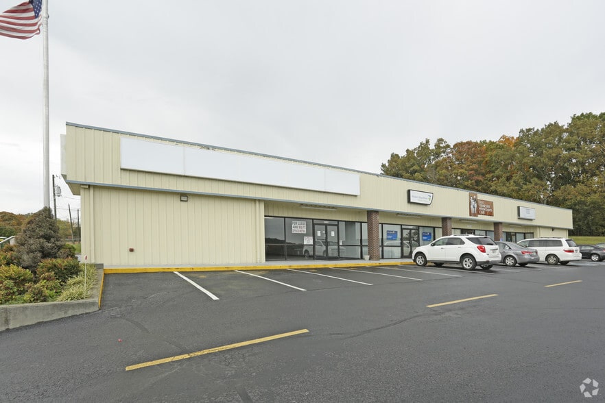 5911-5921 Rutledge Pike, Knoxville, TN for lease - Building Photo - Image 3 of 24