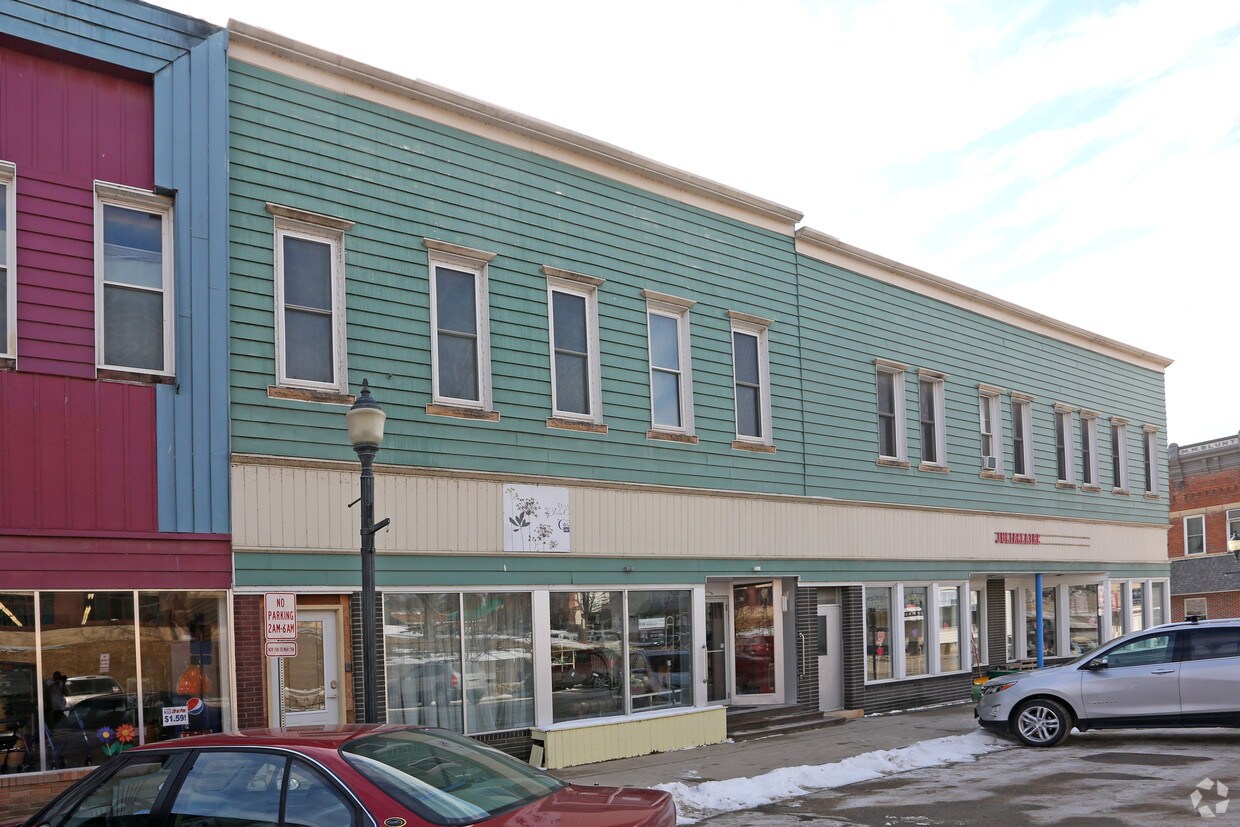 144 Main St W, Preston, MN 55965