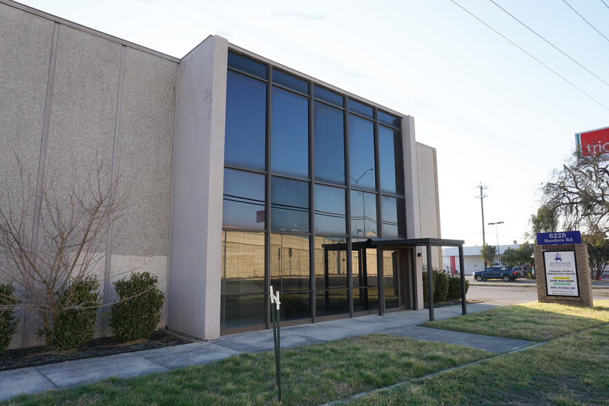 6228 Bandera Rd, San Antonio, TX for lease - Building Photo - Image 1 of 6