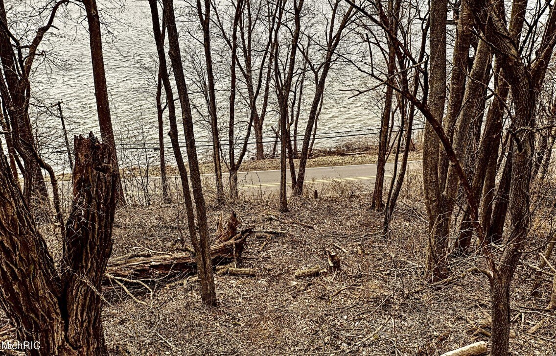 S Indian Lake Rd B, Dowagiac, MI 49047