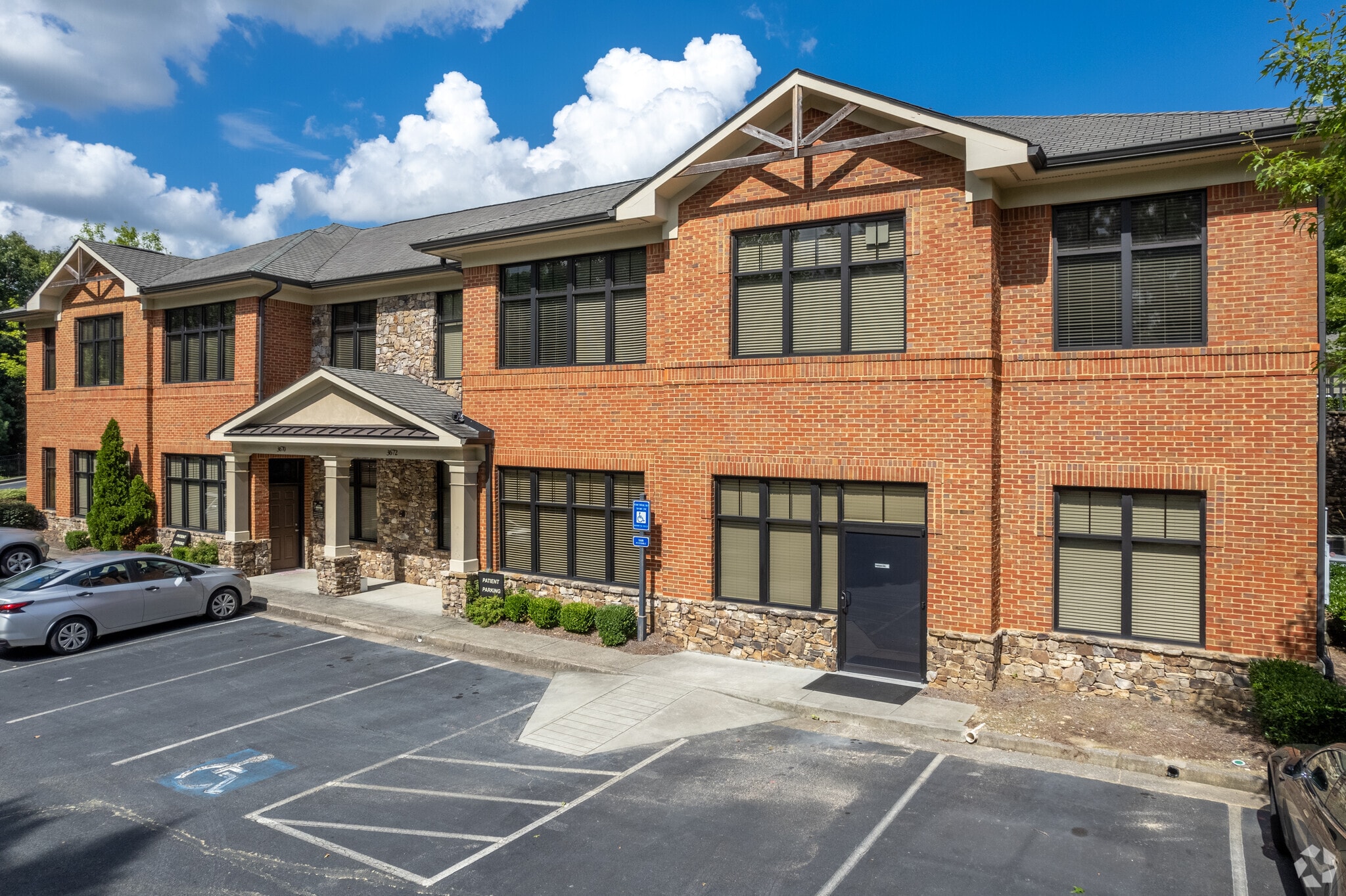 Office in Smyrna, GA for sale Primary Photo- Image 1 of 1