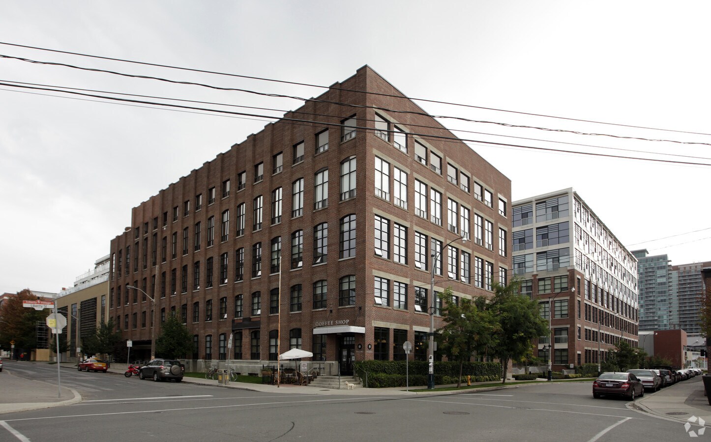 43 Hanna Ave, Toronto, ON M6K 1G1