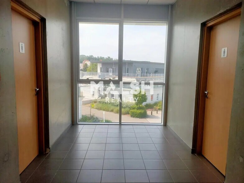 Office in Bron for sale - Lobby - Image 2 of 8