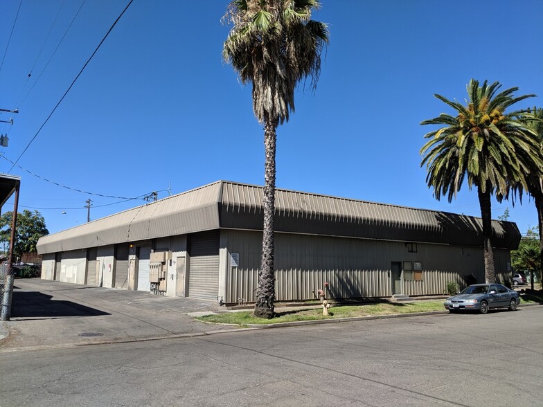 25 S Stockton St, Lodi, CA for lease - Building Photo - Image 3 of 17