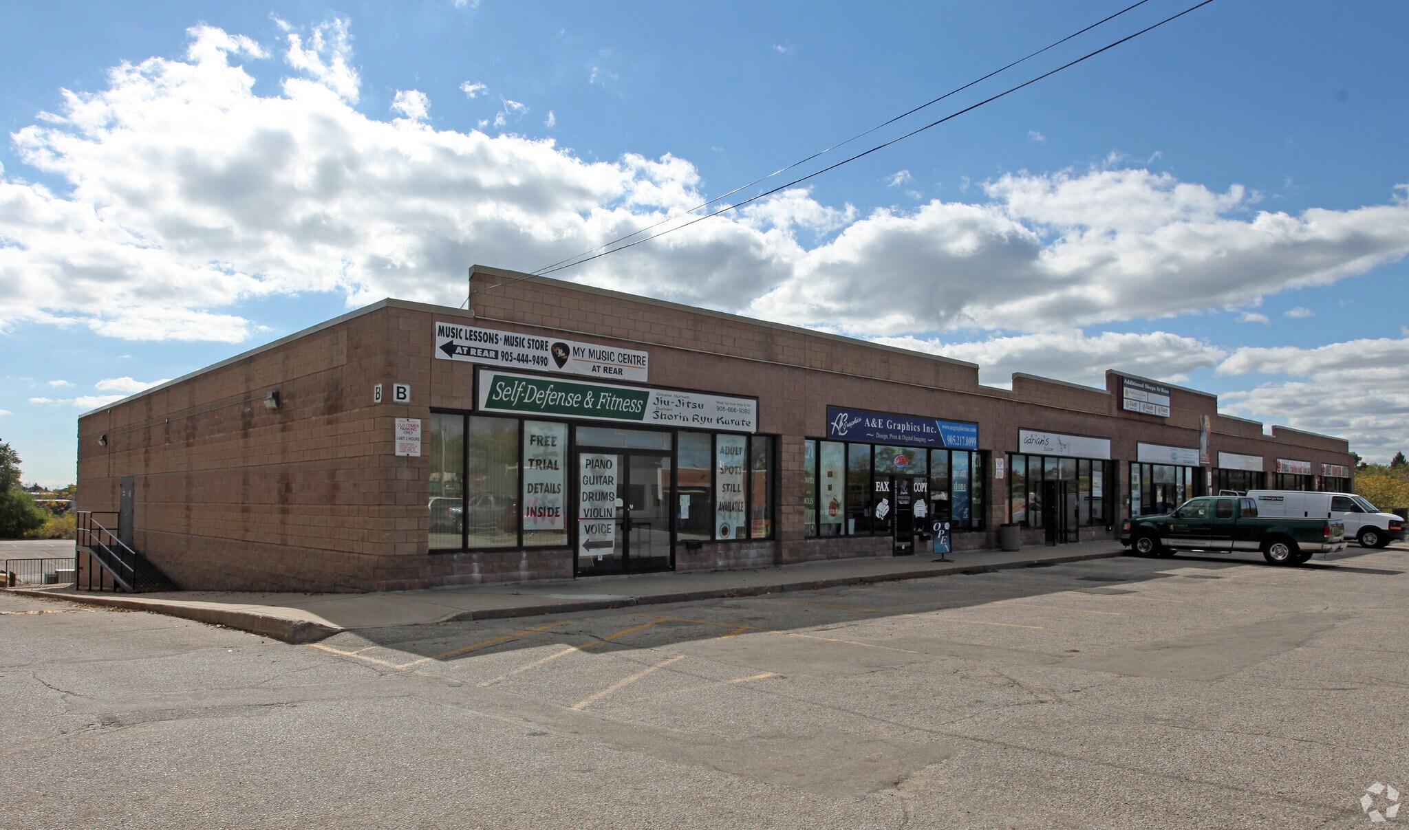 1121 Dundas St, Whitby, ON for sale Primary Photo- Image 1 of 1