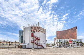 200 Convention Center Dr, Las Vegas, NV for lease Building Photo- Image 2 of 7