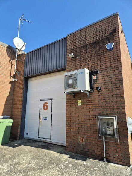 3-6 Hortons Way, Westerham for lease - Building Photo - Image 2 of 2
