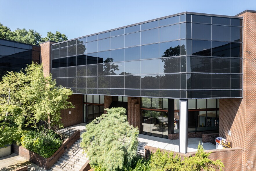 1200 MacArthur Blvd, Mahwah, NJ for lease - Building Photo - Image 3 of 7