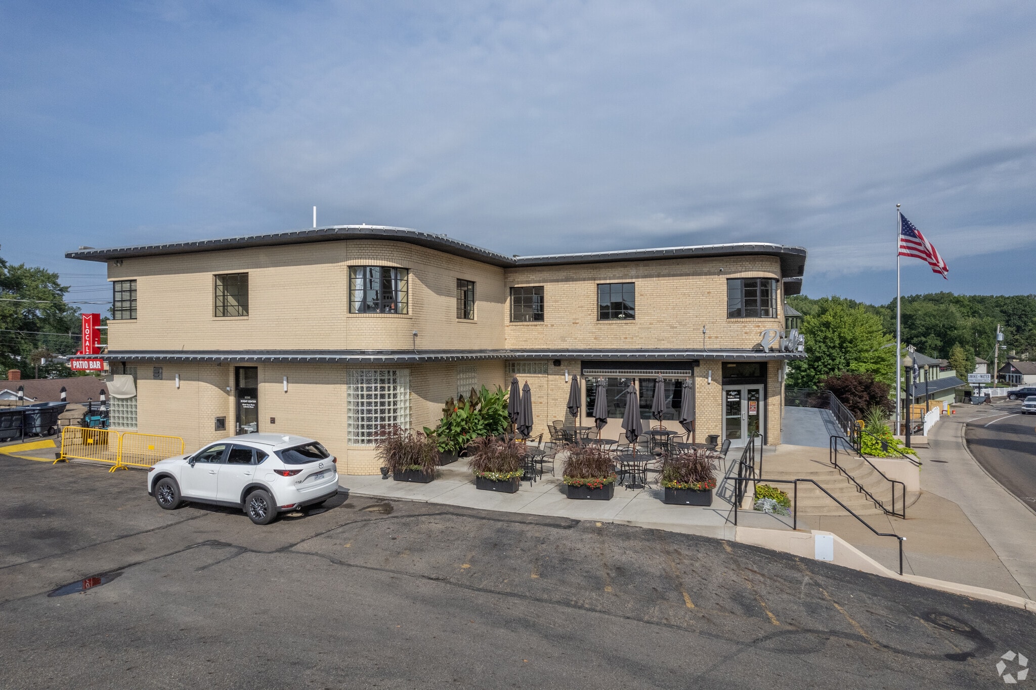 530 Portage Lakes Dr, Akron, OH for sale Primary Photo- Image 1 of 8