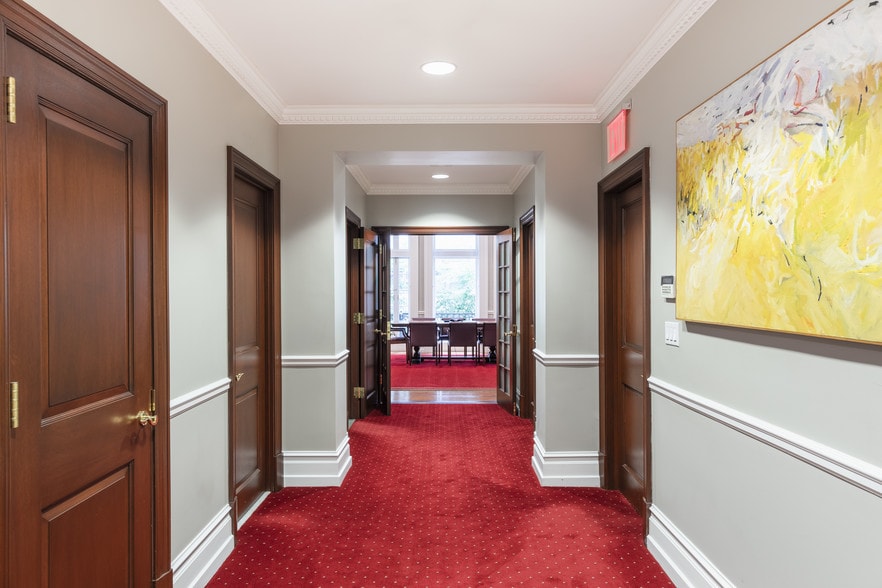 115 E 69th St, New York, NY for sale - Interior Photo - Image 3 of 8