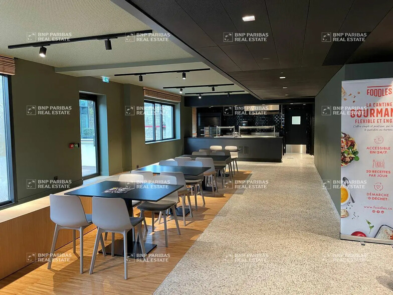 Office in Lyon for lease - Building Photo - Image 3 of 14