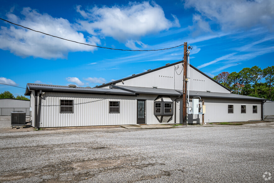 1618 Callaway Dr, Alvin, TX for lease - Building Photo - Image 2 of 57