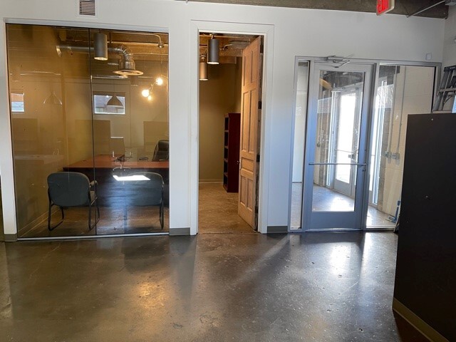 2928 Foster Creighton Dr, Nashville, TN for lease - Building Photo - Image 3 of 7