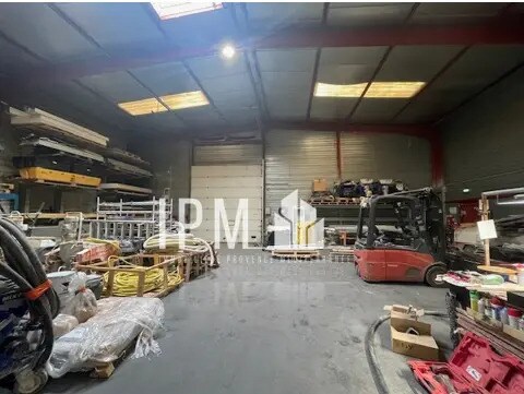 Flex in Septèmes-les-Vallons for lease - Interior Photo - Image 1 of 5