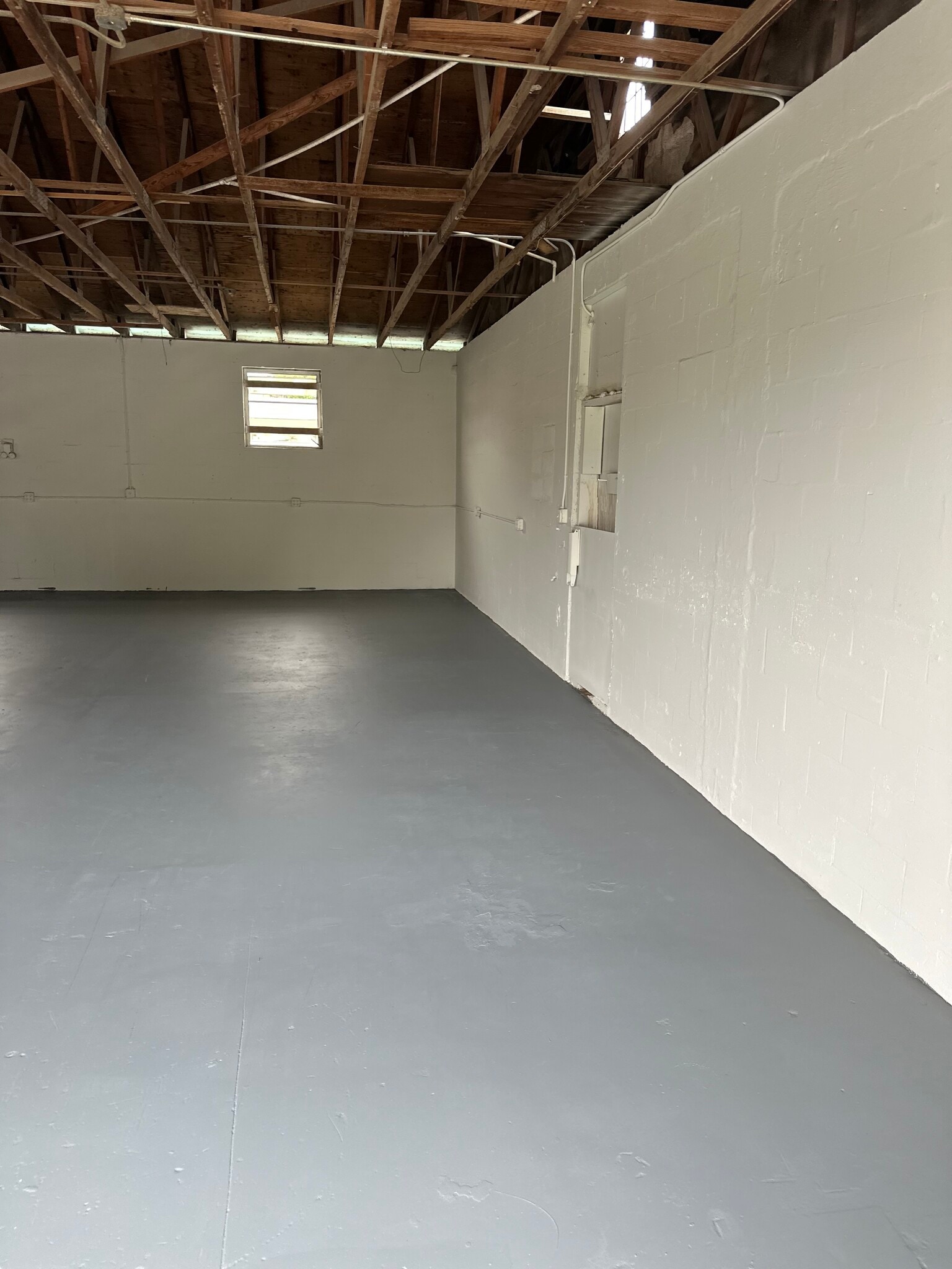 3313 Oleander Ave, Fort Pierce, FL for lease Building Photo- Image 1 of 6