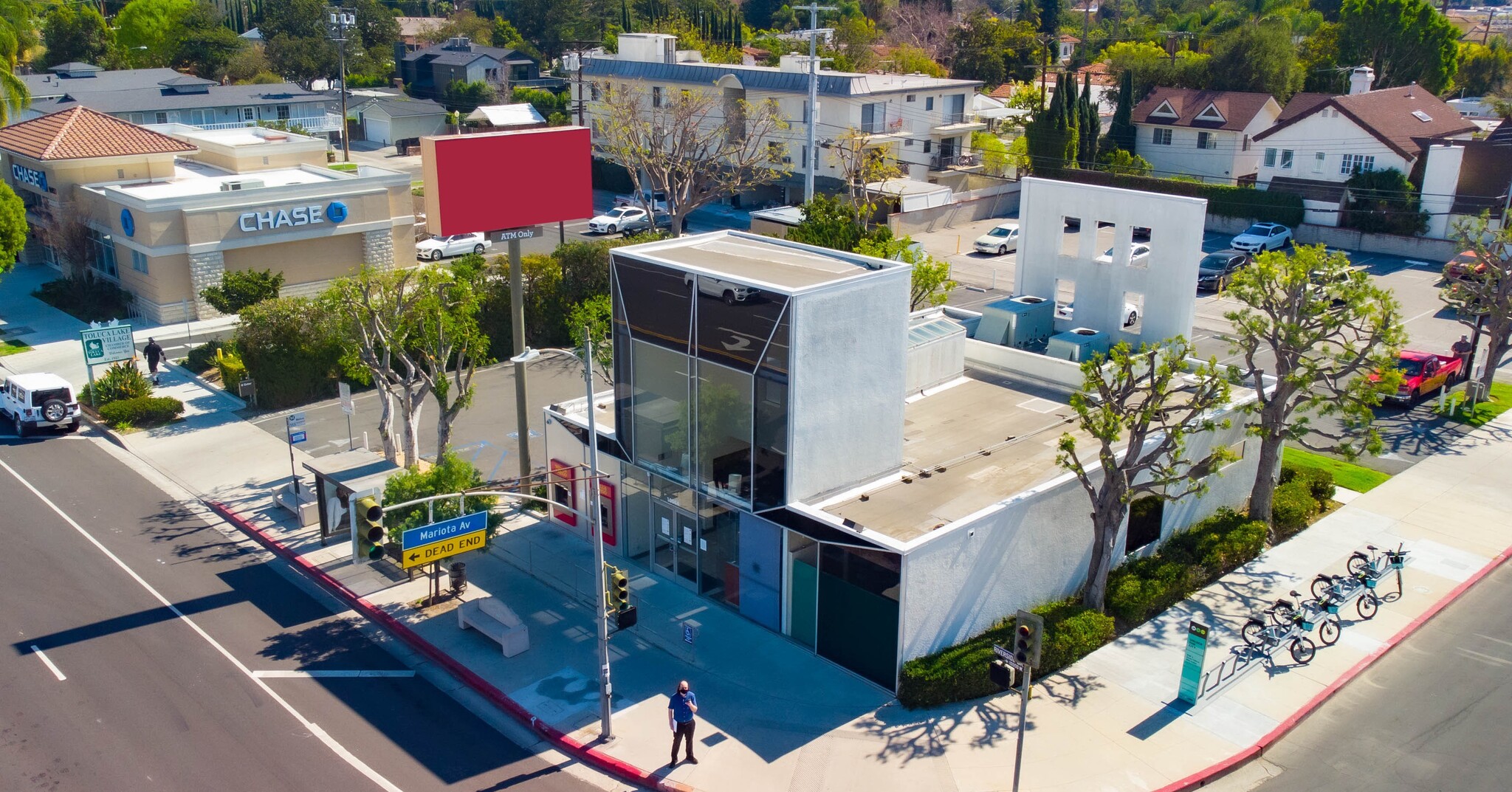 10064 Riverside Dr, Toluca Lake, CA for sale Building Photo- Image 1 of 1