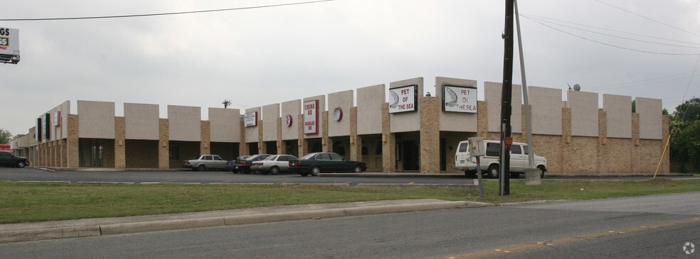 12600-12612 Nacogdoches Rd, San Antonio, TX for lease - Building Photo - Image 3 of 7