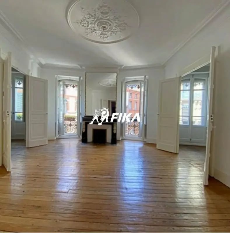 Office in Toulouse for lease Interior Photo- Image 1 of 11