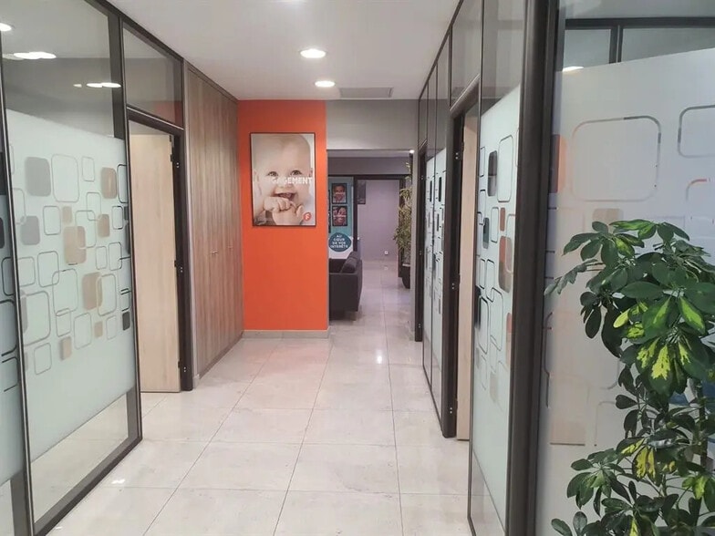 Retail in Villejuif for sale - Interior Photo - Image 3 of 4