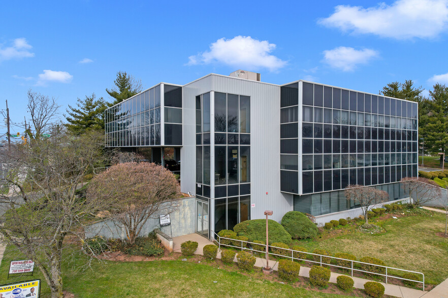 1656 Oak Tree Rd, Edison, NJ for sale - Building Photo - Image 1 of 1