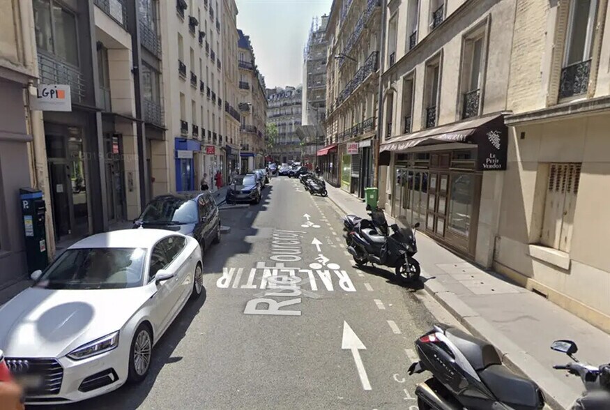 Retail in Paris for lease - Building Photo - Image 1 of 3
