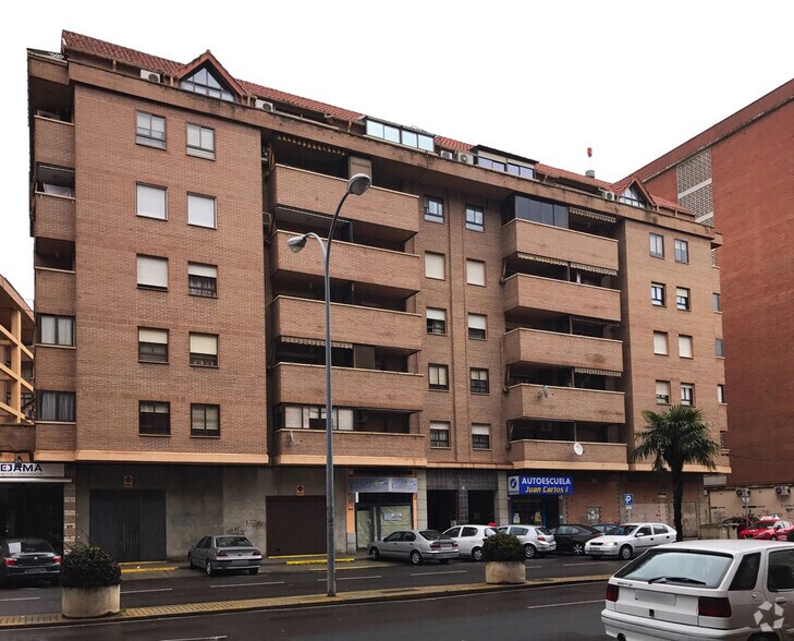 Avenida Juan Carlos i, 56, Talavera de la Reina, Toledo for sale - Building Photo - Image 2 of 2