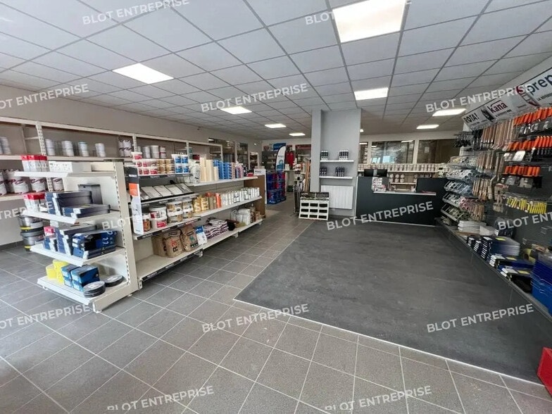 Flex in Cesson-Sévigné for lease - Interior Photo - Image 2 of 6